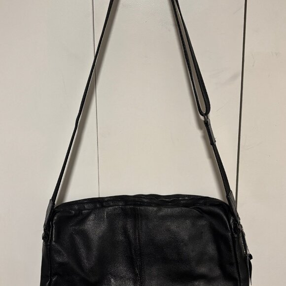 $400 Danier Leather Briefcase / Satchel / Messenger bag - Picture 2 of 9